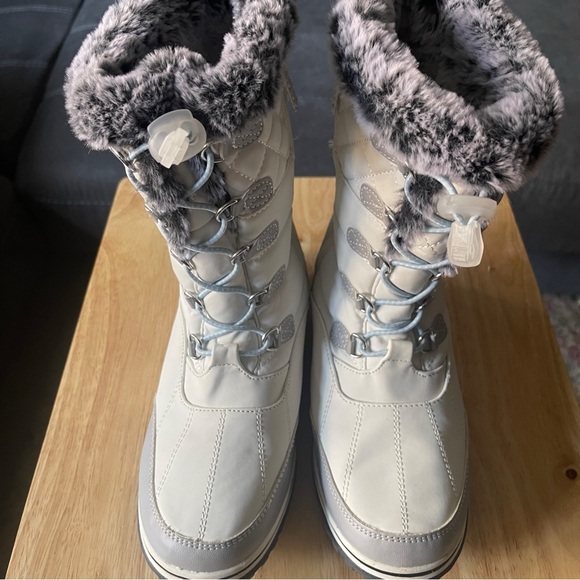 Totes Boots - Picture 1 of 8